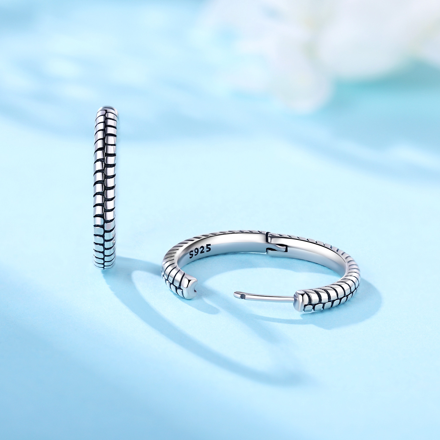 本物の925スターリングシルバーフープピアス,女性用,最小限 - Hoop Earrings のレビューと価格