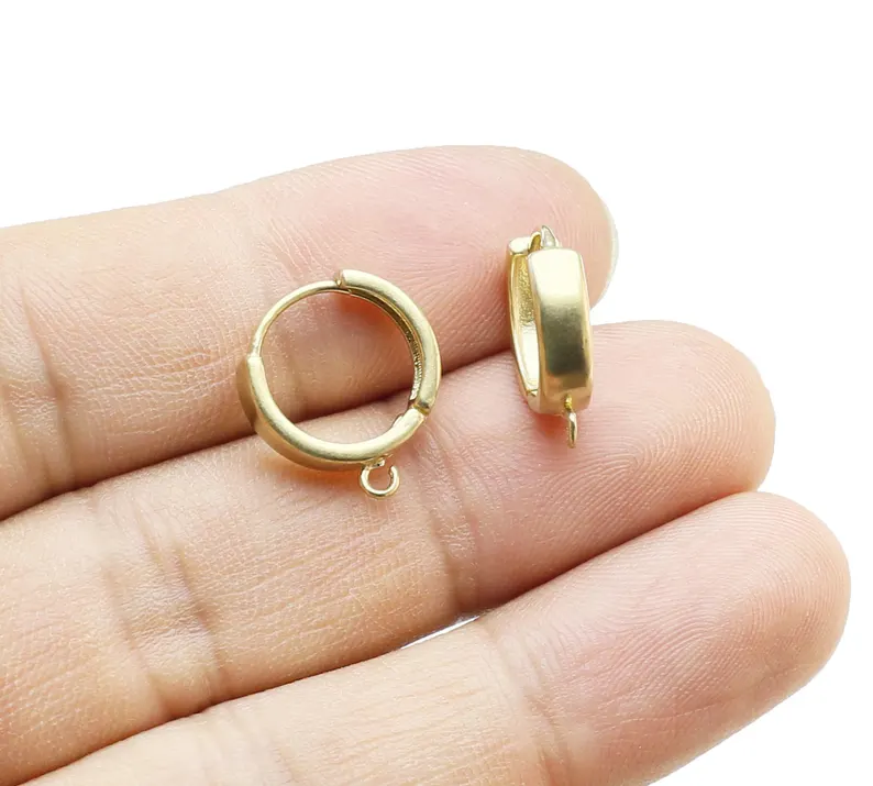 10個ラウンドイヤリングフープ、ハギーフープイヤリング、ステ - Hoop Earrings のレビューと価格