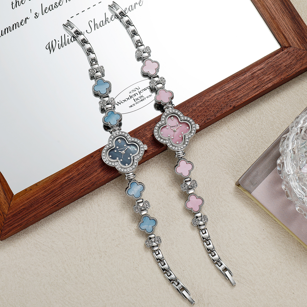 高級四つ葉のクローバー女性用クォーツ時計ダイヤモンドがちりば - Jewelry Watches Silver のレビューと価格
